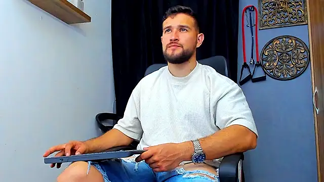 AndrewDiaz online show from February 2026 08:18:02 AM