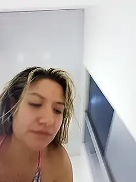 Snapshot of valeriahunter1 chatting on January 2025 12:22:02 AM valeriahunter1 online show from January 2025 12:22:02 AM