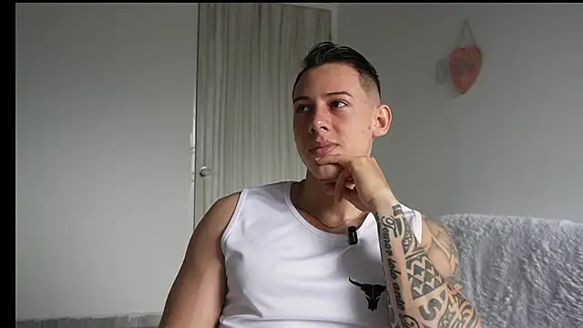 Muscle King Cum online show from May 2026 01:19:01 PM