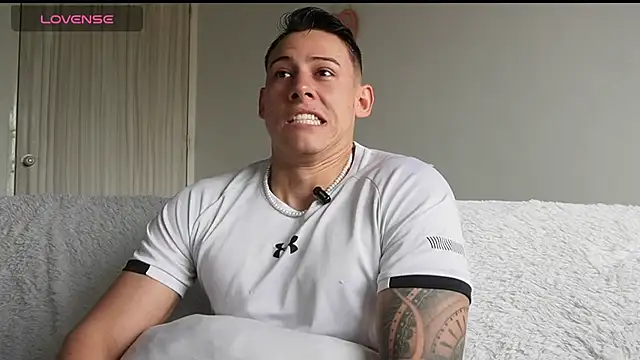 Muscle King Cum online show from May 2026 12:57:01 PM