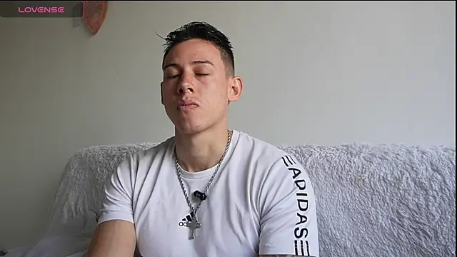 Muscle King Cum online show from June 2026 01:33:01 PM