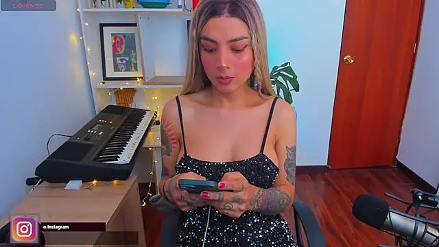 Yeriawaddell  online show from December 2024 03:38:02 PM