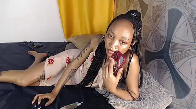 Candiey001 online show from December 2024 06:38:02 PM