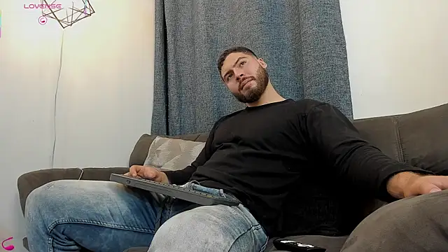 SebastianVilla  online show from September 2025 12:14:01 AM