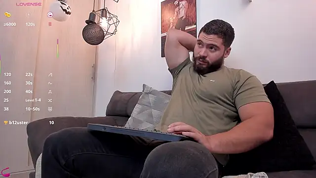 SebastianVilla  online show from October 2025 09:13:01 PM