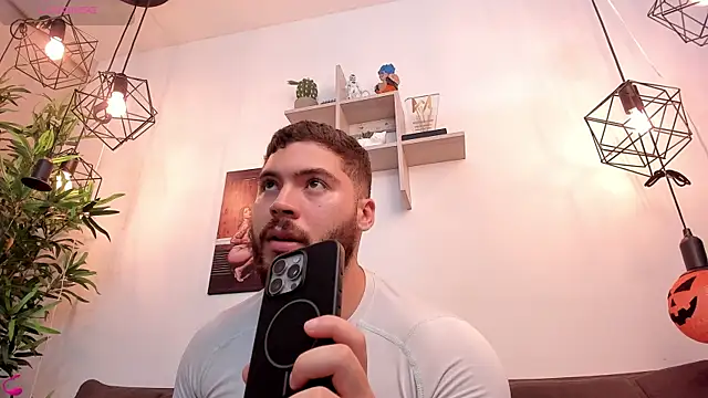 SebastianVilla  online show from October 2025 11:01:02 PM