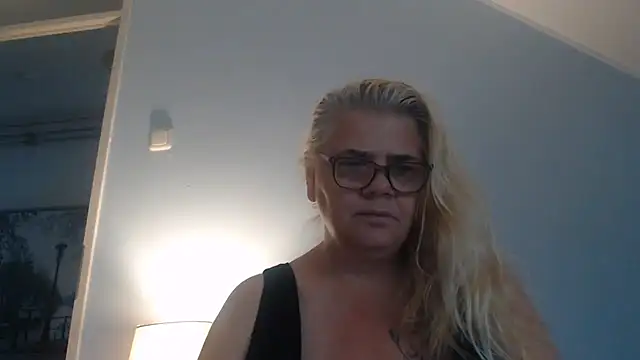 hotladymoon online show from July 2026 08:54:01 AM