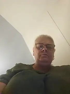 hotladymoon online show from July 2026 07:26:02 PM