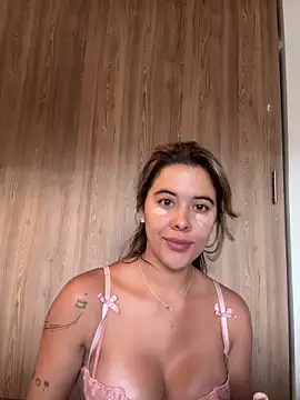 Emilia Bakerr online show from May 2026 06:14:02 PM