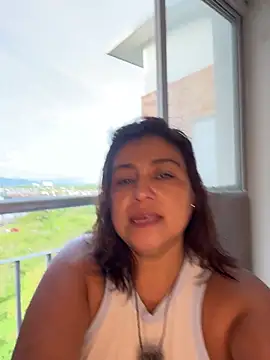 Snapshot of MrsFoucher chatting on November 2025 09:47:01 PM MrsFoucher online show from November 2025 09:47:01 PM