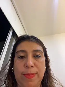 Snapshot of MrsFoucher chatting on November 2025 12:02:01 AM MrsFoucher online show from November 2025 12:02:01 AM