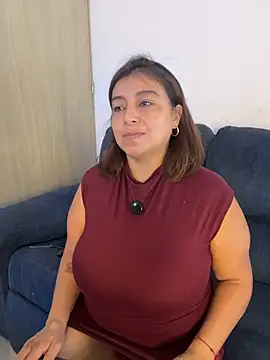 Snapshot of MrsFoucher chatting on November 2025 01:25:02 PM MrsFoucher online show from November 2025 01:25:02 PM