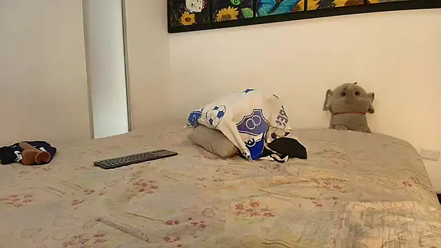 Snapshot of MrsFoucher chatting on December 2025 02:23:01 PM MrsFoucher online show from December 2025 02:23:01 PM