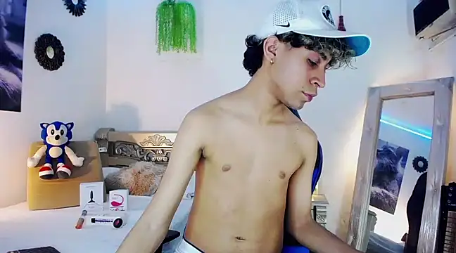 Snapshot of huge_armound chatting on February 2025 06:45:02 AM huge armound online show from February 2025 06:45:02 AM