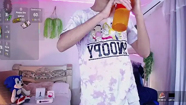 Snapshot of huge_armound chatting on October 2025 05:10:02 PM huge armound online show from October 2025 05:10:02 PM