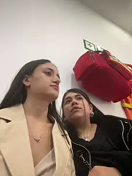 Snapshot of _Caroliinee_ chatting on January 2025 07:21:01 PM Caroliinee online show from January 2025 07:21:01 PM