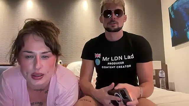 MrLdnLad online show from June 2026 10:08:01 PM
