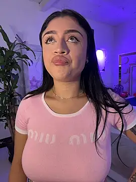 lucianaroy online show from December 2025 11:43:01 PM