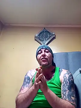 Snapshot of TrainedFinder5 chatting on October 2025 11:46:02 PM TrainedFinder5 online show from October 2025 11:46:02 PM