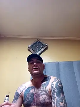 Snapshot of TrainedFinder5 chatting on October 2025 05:02:02 PM TrainedFinder5 online show from October 2025 05:02:02 PM