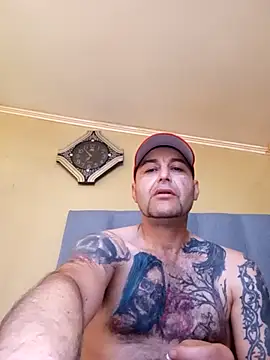 Snapshot of TrainedFinder5 chatting on October 2025 08:09:02 PM TrainedFinder5 online show from October 2025 08:09:02 PM