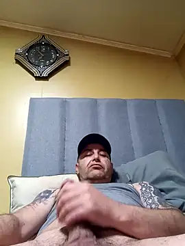 Snapshot of TrainedFinder5 chatting on November 2025 06:48:01 AM TrainedFinder5 online show from November 2025 06:48:01 AM