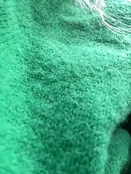 Snapshot of LikaCat chatting on December 2024 06:14:01 AM LikaCat online show from December 2024 06:14:01 AM