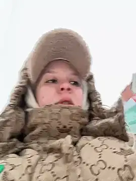 Snapshot of LikaCat chatting on January 2025 03:29:02 AM LikaCat online show from January 2025 03:29:02 AM