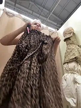 Snapshot of LikaCat chatting on January 2025 06:30:02 AM LikaCat online show from January 2025 06:30:02 AM