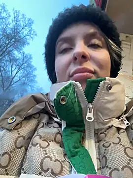 Snapshot of LikaCat chatting on January 2025 10:11:02 AM LikaCat online show from January 2025 10:11:02 AM