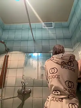 Snapshot of LikaCat chatting on January 2025 02:10:01 AM LikaCat online show from January 2025 02:10:01 AM