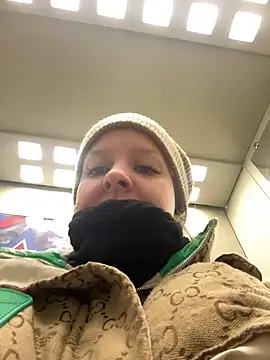 Snapshot of LikaCat chatting on February 2025 04:14:01 AM LikaCat online show from February 2025 04:14:01 AM