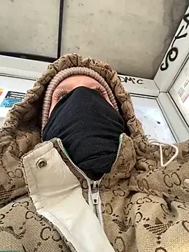 Snapshot of LikaCat chatting on February 2025 07:15:02 AM LikaCat online show from February 2025 07:15:02 AM