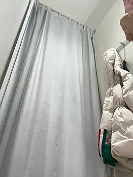 Snapshot of LikaCat chatting on February 2025 07:15:01 AM LikaCat online show from February 2025 07:15:01 AM