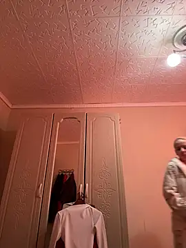 Snapshot of LikaCat chatting on February 2025 04:01:02 AM LikaCat online show from February 2025 04:01:02 AM