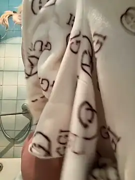 Snapshot of LikaCat chatting on February 2025 03:01:02 AM LikaCat online show from February 2025 03:01:02 AM