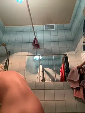 Snapshot of LikaCat chatting on February 2025 03:01:02 AM LikaCat online show from February 2025 03:01:02 AM