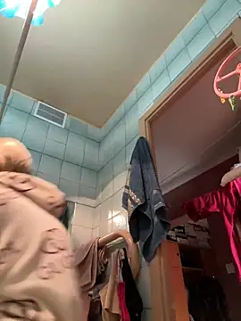 Snapshot of LikaCat chatting on February 2025 04:07:01 AM LikaCat online show from February 2025 04:07:01 AM