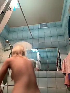 Snapshot of LikaCat chatting on March 2025 04:02:02 AM LikaCat online show from March 2025 04:02:02 AM