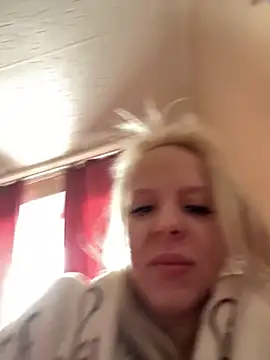 Snapshot of LikaCat chatting on March 2025 04:12:02 AM LikaCat online show from March 2025 04:12:02 AM