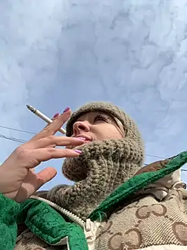 Snapshot of LikaCat chatting on March 2025 07:09:01 AM LikaCat online show from March 2025 07:09:01 AM