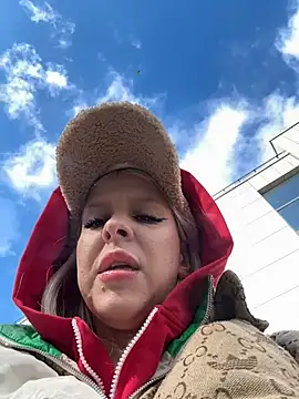 Snapshot of LikaCat chatting on March 2025 05:49:02 AM LikaCat online show from March 2025 05:49:02 AM