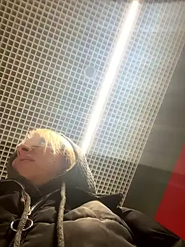 Snapshot of LikaCat chatting on October 2025 04:11:01 AM LikaCat online show from October 2025 04:11:01 AM