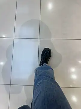 Snapshot of LikaCat chatting on October 2025 03:59:02 AM LikaCat online show from October 2025 03:59:02 AM