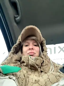 Snapshot of LikaCat chatting on October 2025 03:50:01 AM LikaCat online show from October 2025 03:50:01 AM