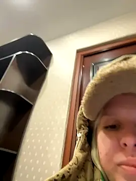 Snapshot of LikaCat chatting on October 2025 03:06:01 AM LikaCat online show from October 2025 03:06:01 AM