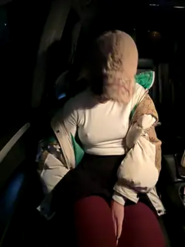 Snapshot of LikaCat chatting on October 2025 11:46:01 PM LikaCat online show from October 2025 11:46:01 PM