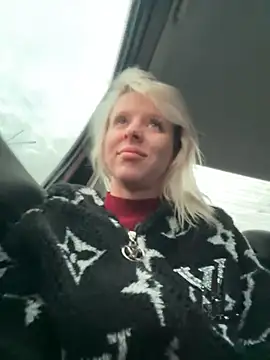 Snapshot of LikaCat chatting on October 2025 01:51:02 AM LikaCat online show from October 2025 01:51:02 AM