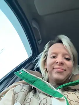 Snapshot of LikaCat chatting on November 2025 01:29:01 AM LikaCat online show from November 2025 01:29:01 AM