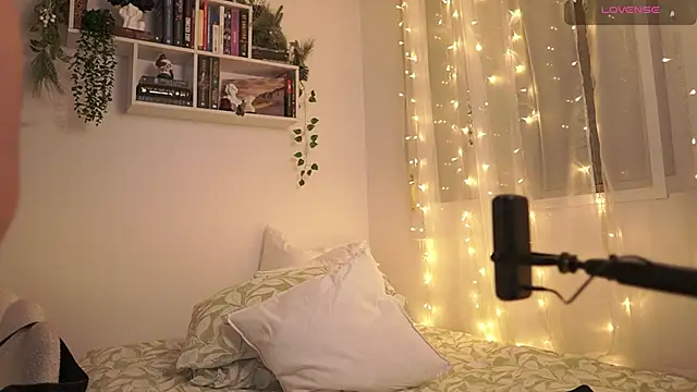 EmilyxRose - online show from December 2024 09:56:01 PM